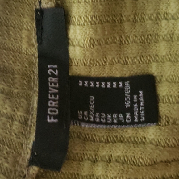 Forever 21 Semi Crop Ribbed Short Sleeve Army Green Tee - Picture 3 of 3